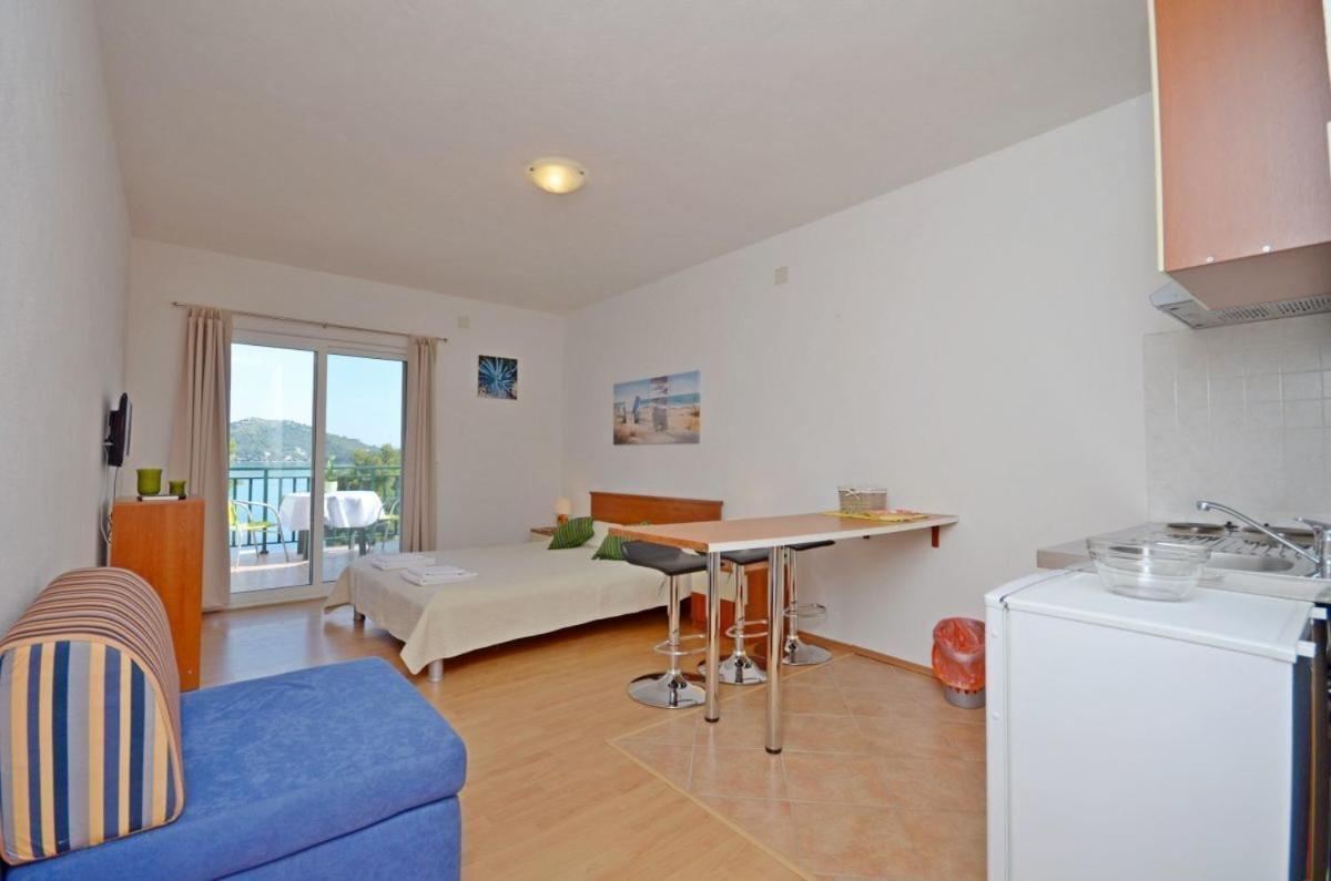 Apartments Luka Uble Luaran gambar