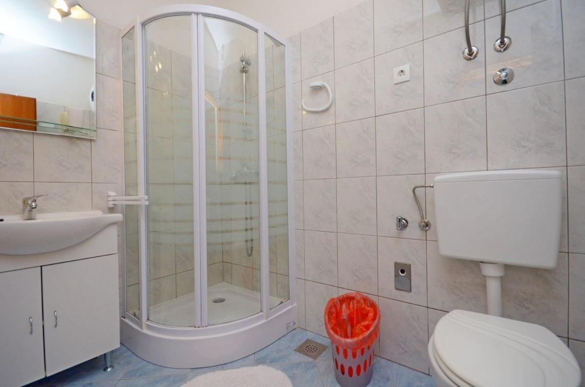 Apartments Luka Uble Luaran gambar