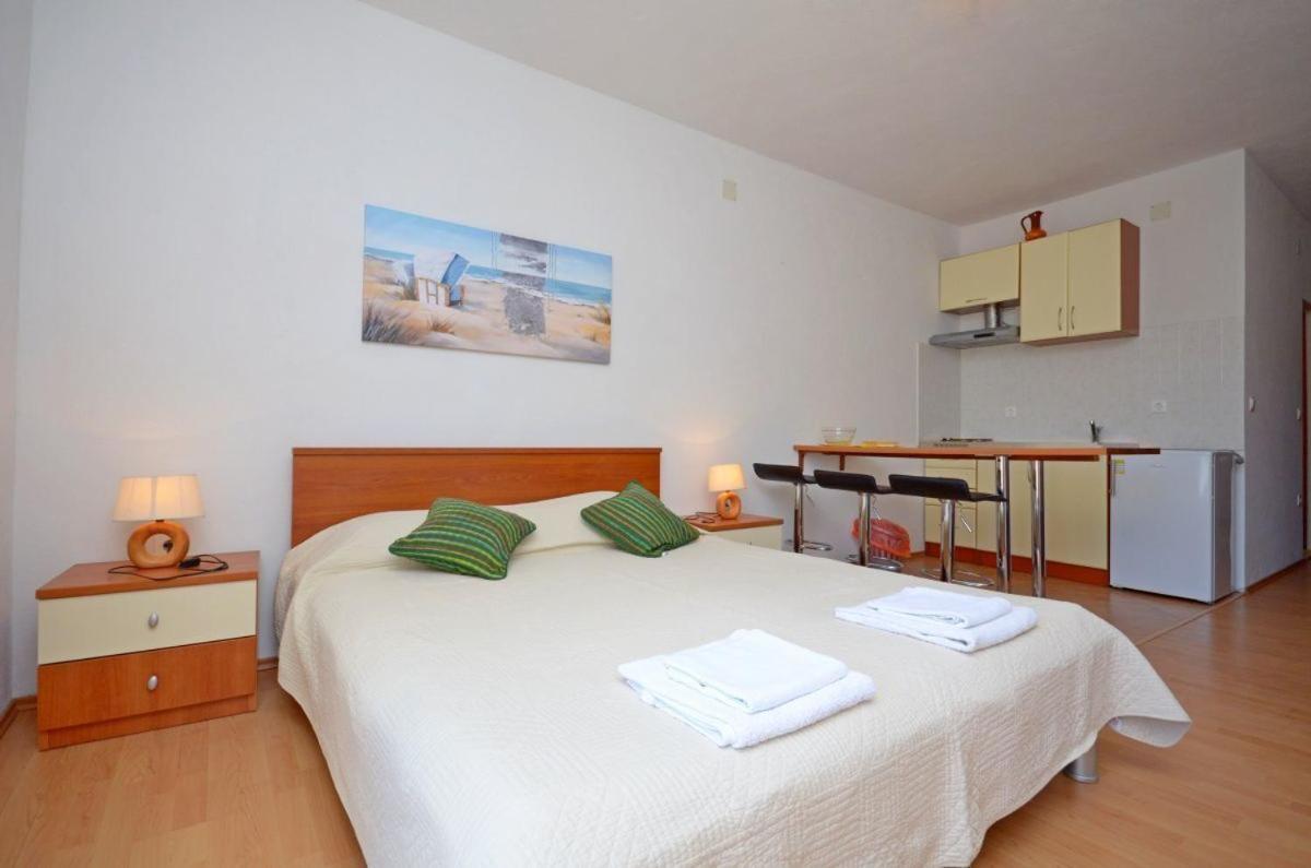 Apartments Luka Uble Luaran gambar